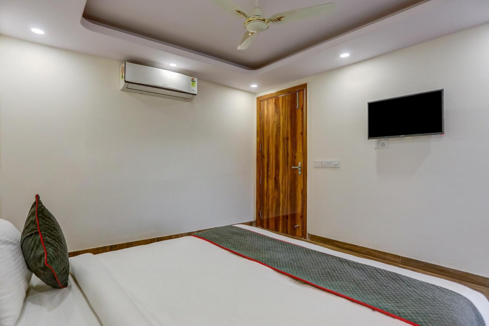 Collection O The Doors Near Appu Ghar Gurgaon Exterior foto