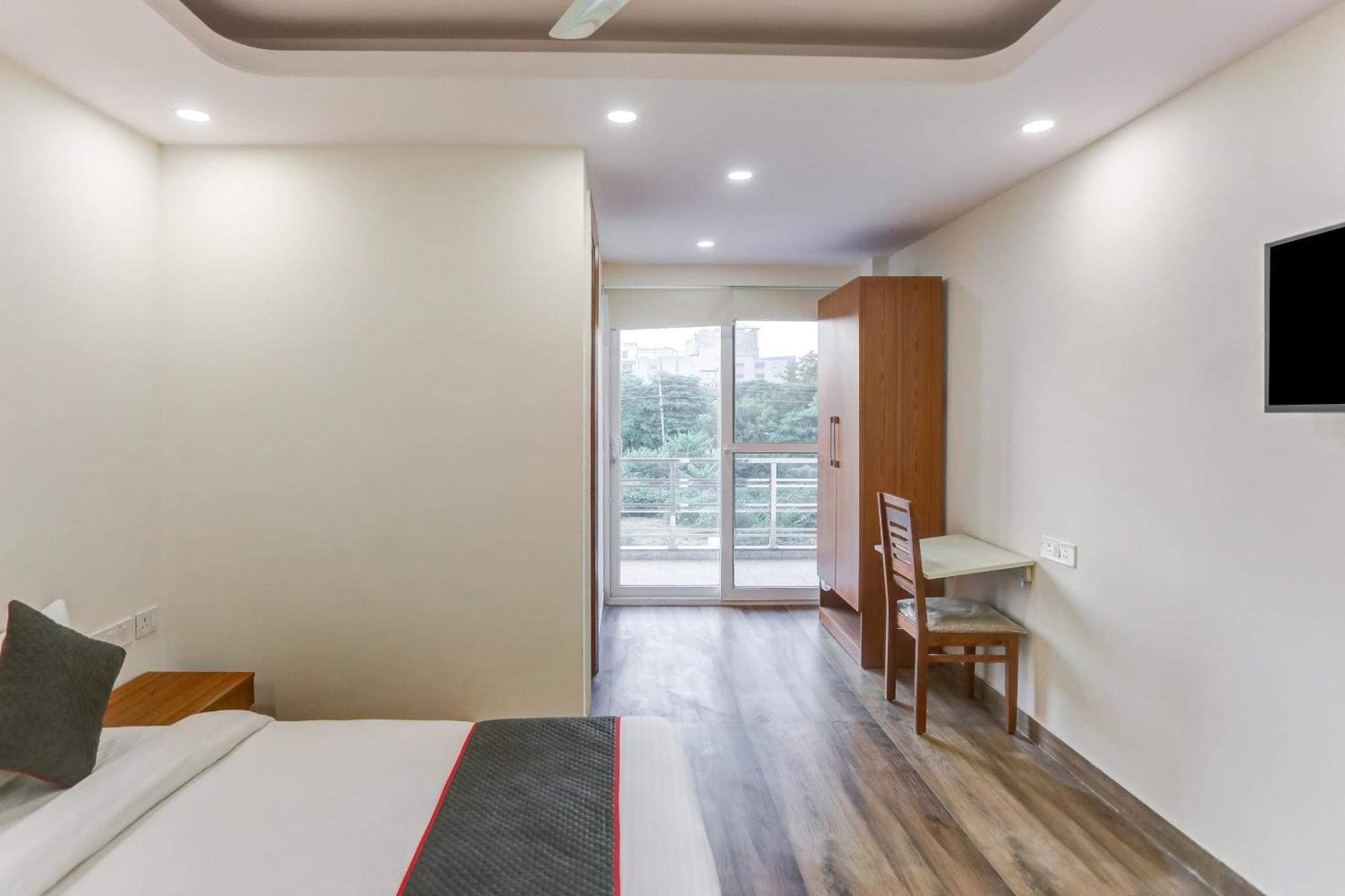 Collection O The Doors Near Appu Ghar Gurgaon Exterior foto