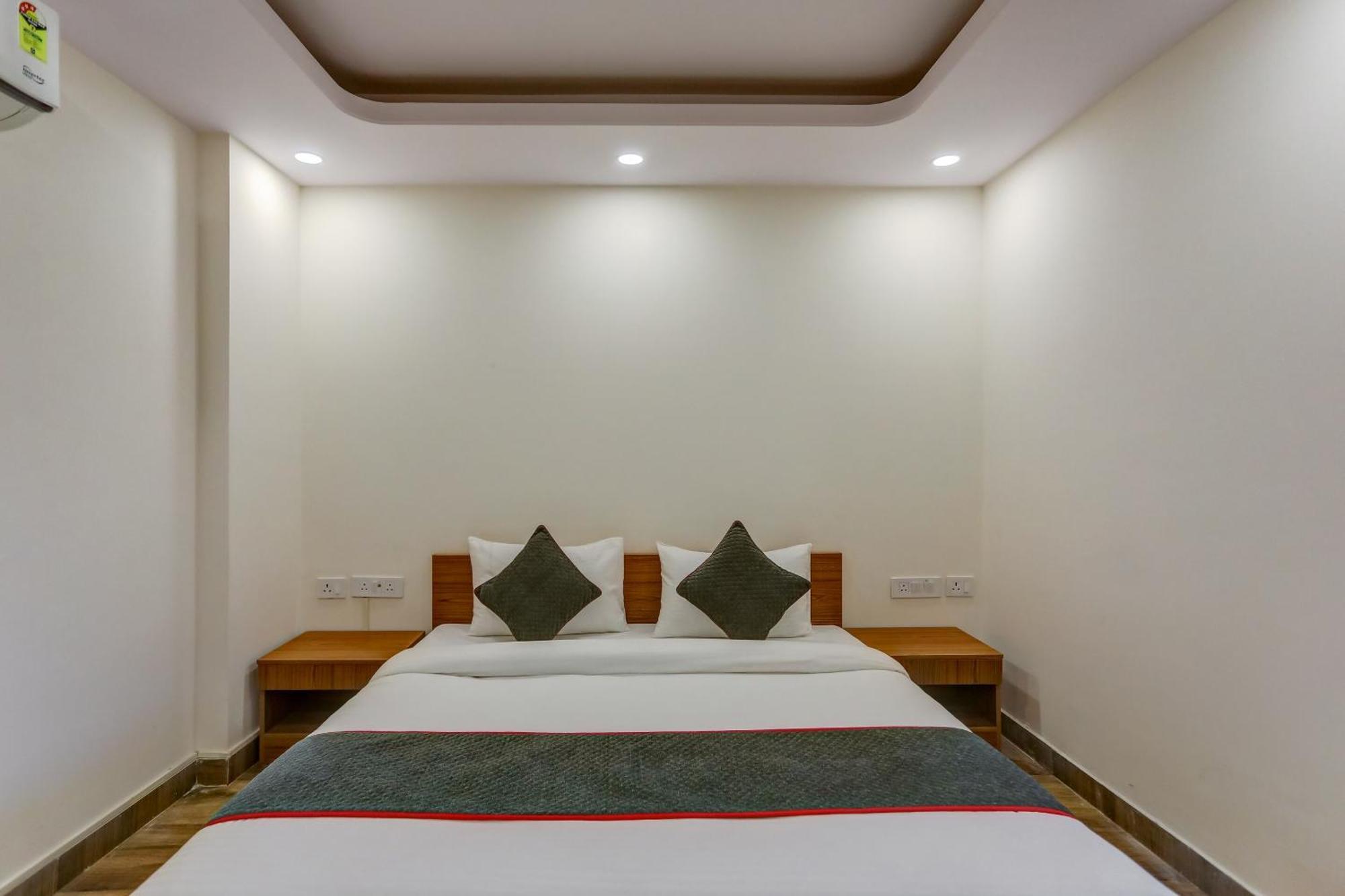 Collection O The Doors Near Appu Ghar Gurgaon Exterior foto