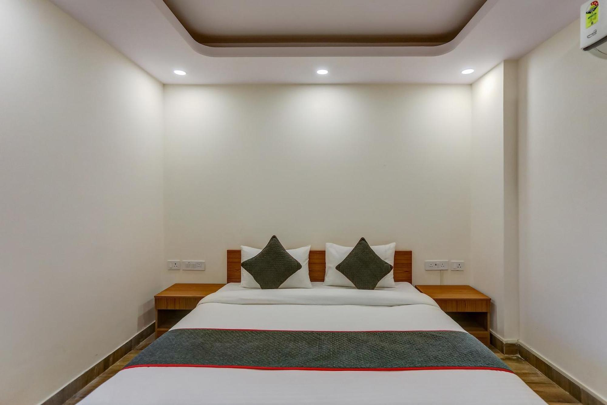 Collection O The Doors Near Appu Ghar Gurgaon Exterior foto
