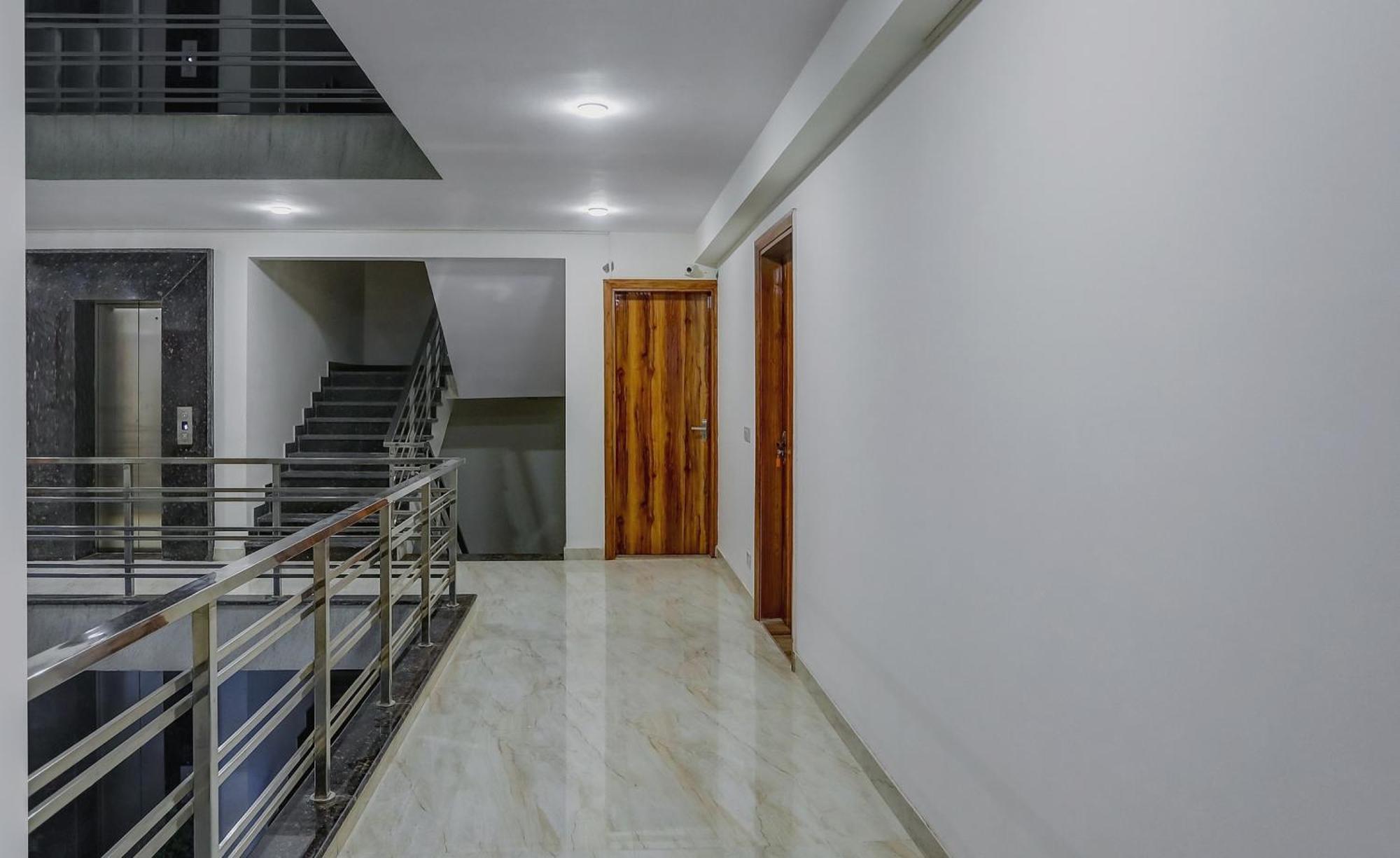 Collection O The Doors Near Appu Ghar Gurgaon Exterior foto